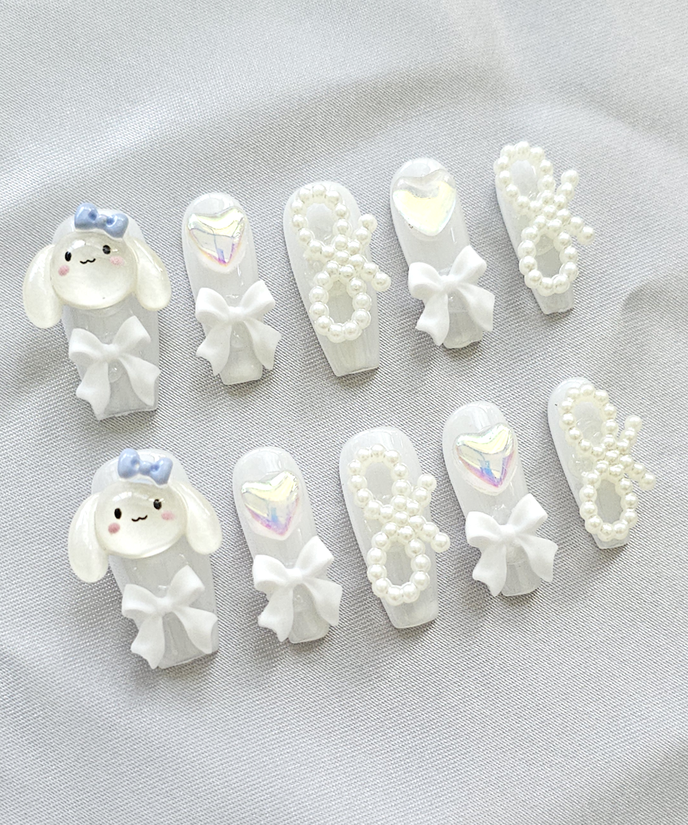 WHITE CINNAMOROLL